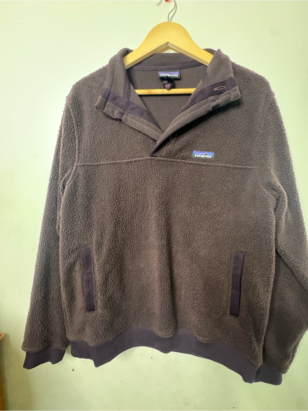 Patagonia Men’s Dark Brown Snap-T Fleece Jacket